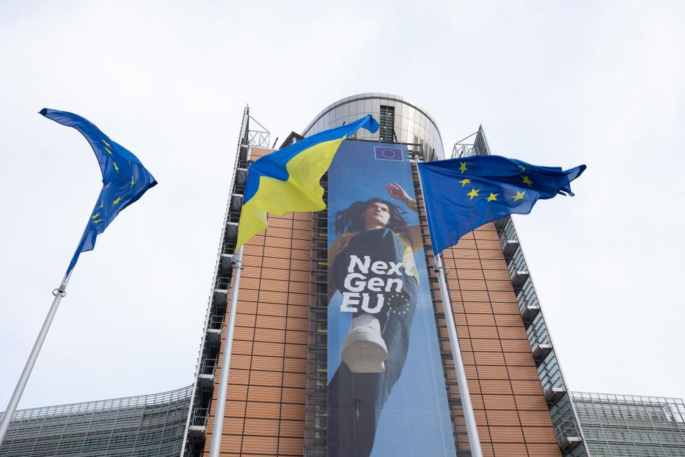 European and Ukrainian flags on the Berlaymont building in support of Ukraine
