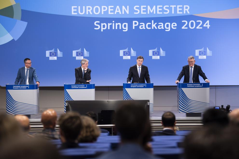 Read-out of the weekly meeting of the von der Leyen Commission by Valdis Dombrovskis, Executive Vice-President of the European Commission, Nicolas Schmit, and Paolo Gentiloni, European Commissioners, on the European Semester Spring package