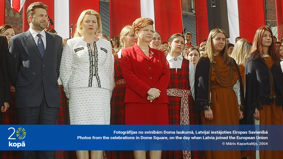 Svinības Doma laukumā, Latvijai iestājoties ES
